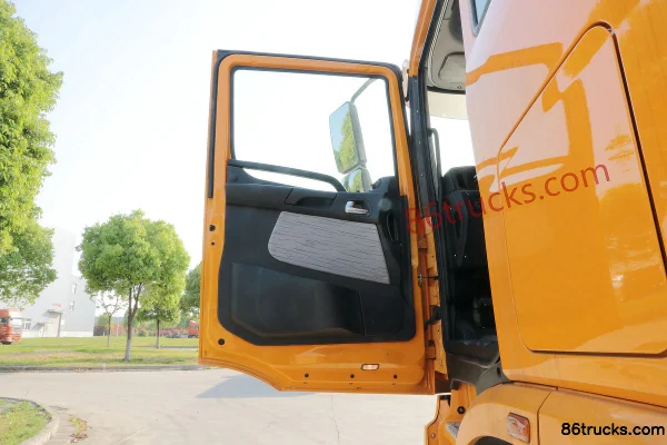 Union Truck U340 340 hp 8X4(12 wheels) 8.2m dump truck Cab (2) | 86Trucks