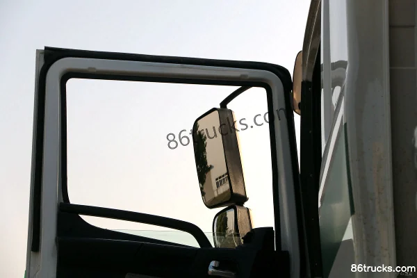 United Power U350 350 hp 6X4(10 wheels) 5.6m dump truck Cab (3) | 86Trucks