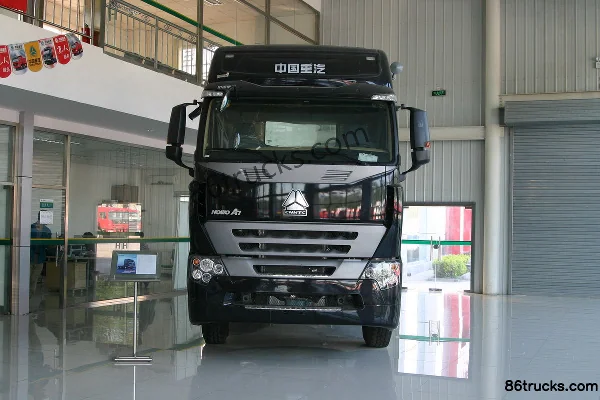 Sinotruk HOWO A7 Series Heavy Truck 340 hp 6X4(10 wheels) Tractor Truck (A7-G Cab) Exterior (2) | 86Trucks