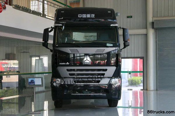 Sinotruk HOWO A7 Heavy Truck 340 hp 6X4(10 wheels) tractor truck Exterior