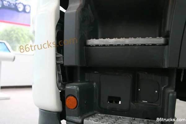 GAC HINO 700 Series Heavy Truck 380 hp 6X4(10 wheels) Tractor Truck (Fast Gear) Cab (3) | 86Trucks