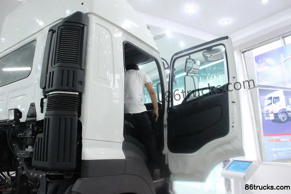 GAC HINO 700 Series Heavy Truck 380 hp 6X4(10 wheels) Tractor Truck (Fast Gear) Cab (1) | 86Trucks
