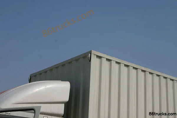 JMC Kaiwei Medium Truck 156 hp 4X2(6 wheels) 5.6m Day Cab Van Cargo Truck Body (2) | 86Trucks