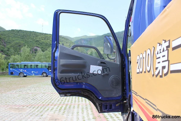 Foton Aoling CTX 141 hp 4X2(6 wheels) 4.23m single row flatbed light truck Cab (1) | 86Trucks