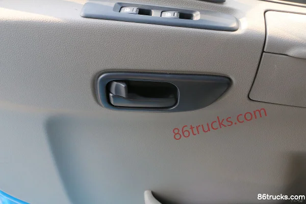 Dongfeng Commercial Vehicle Tianjin 160hp 4X2(6 wheels) Trainer Truck Cab (3) | 86Trucks