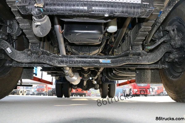 Dongfeng Commercial Vehicle Tianjin 160hp 4X2(6 wheels) Trainer Truck Chassis (2) | 86Trucks