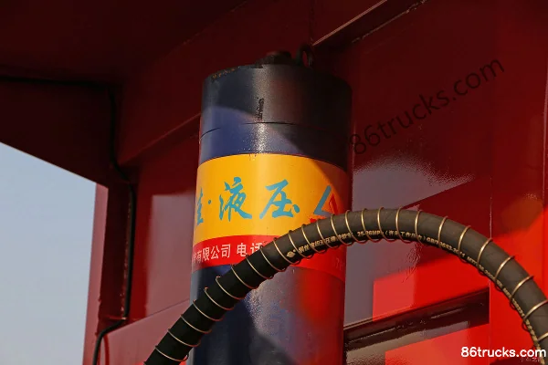 Dongfeng Commercial Vehicle Tianjin Heavy Truck 280hp 6X2(8 wheels) 6m Dump Truck Body (2) | 86Trucks