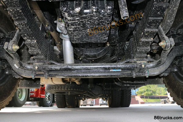 Dongfeng Commercial Vehicle Tianlong KC Heavy Truck 340 hp 6X4(10 wheels) 5.4m Dump Truck Chassis (3) | 86Trucks