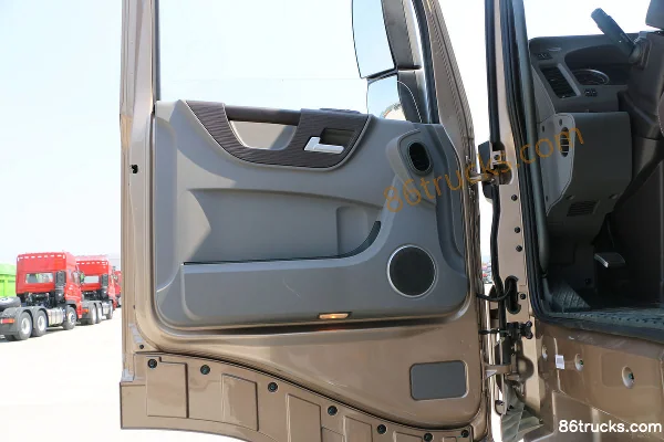 Dongfeng Commercial Vehicle Tianlong Flagship KX 2018 450 ch 6X4(10 roues) tracteur routier pour matières dangereuses Cabine (1) | 86Trucks