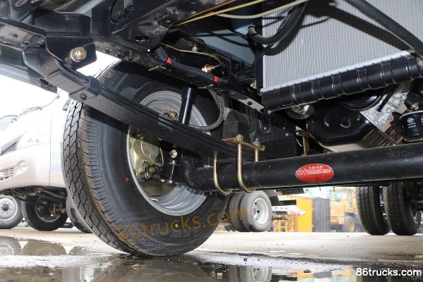 Beiqi Heibao Q5 1.2L 85hp 4X2(6 wheels) gasoline 2.88m semi-crew cab flatbed mini truck Chassis (2) | 86Trucks