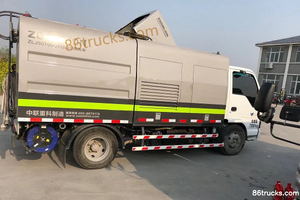 Isuzu 600P 130hp 4X2(6 wheels) sweeper truck (ZOOMLION) Exterior (3) | 86Trucks