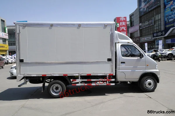 Dongfeng T3 (formerly Xiaobawang W) 110 hp 4X2(6 wheels) Gasoline 3.3m Single Row Sales Truck Exterior (3) | 86Trucks