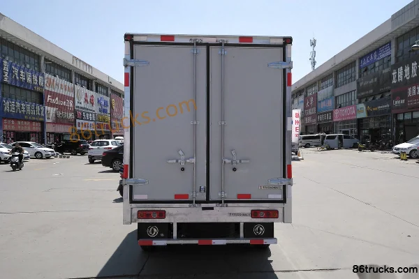 Dongfeng T3 (formerly Xiaobawang W) 110 hp 4X2(6 wheels) Gasoline 3.3m Single Row Sales Truck Exterior (2) | 86Trucks