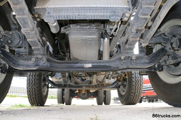 Sinotruk HOWO H3 220 hp 6X2(8 wheels) 4.7m Dump Truck Chassis (1) | 86Trucks