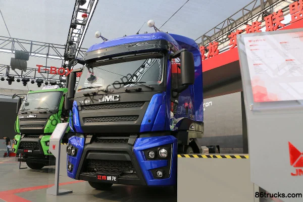 Sinotruk Weilong camion lourd 365 ch 4X2(6 roues) tracteur routier Extérieur (3) | 86Trucks