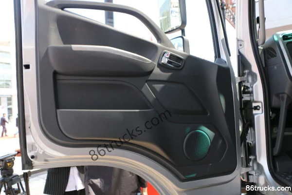 Foton Auman Série R Édition JD 182 ch 4X2(6 roues) 6,8 m Cabine avancée Camion porteur fourgon (1) | 86Trucks