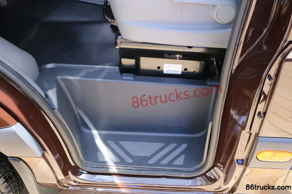 Foton Commercial Vehicle Tuyano 177hp 2.8T Diesel 6-Seat Mobile Service Vehicle Cab (3) | 86Trucks