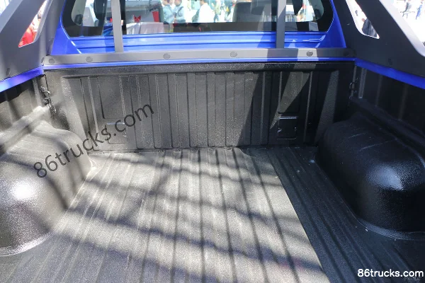JMC Yuhu 7 2018 Super Luxury 2.0T Petrol 205 ch Automatic 4x4(6 roues) Double Cab Pickup Carrosserie (2) | 86Trucks