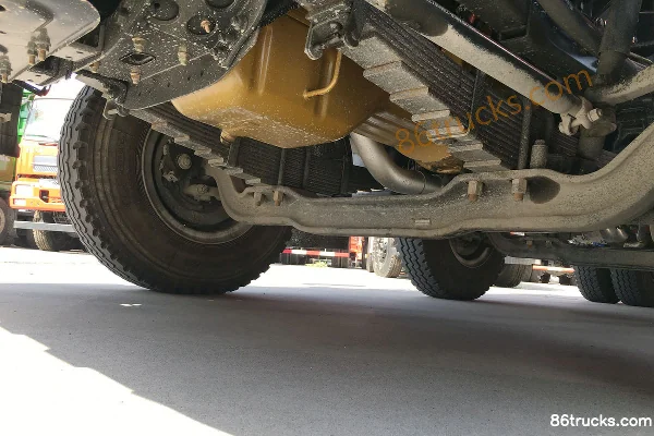 Dongfeng Liuqi Chenglong H5 280 hp 8X4(12 wheels) 6.3m Dump Truck Chassis (2) | 86Trucks