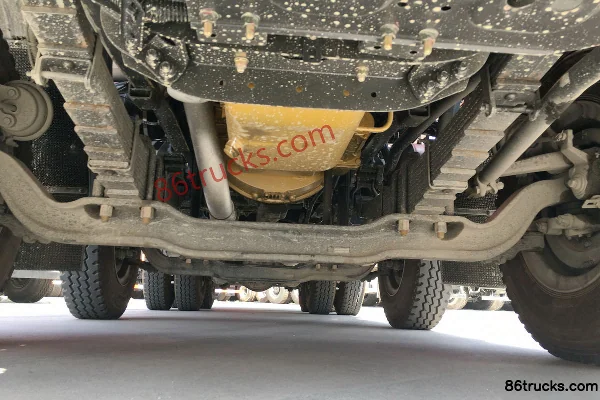 Dongfeng Liuqi Chenglong H5 280 hp 8X4(12 wheels) 6.3m Dump Truck Chassis (1) | 86Trucks
