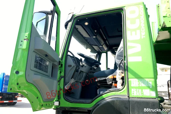 SAIC Hongyan Genlyon C500 Heavy Truck Heavy-Duty Version 380 hp 8X4(12 wheels) 7.2m Dump Truck Cab (1) | 86Trucks