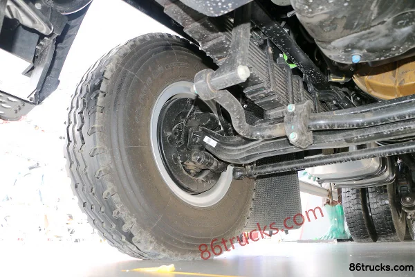Sinotruk Weilong Heavy Truck 390hp 6X4(10 wheels) 5.6m dump truck Chassis (2) | 86Trucks