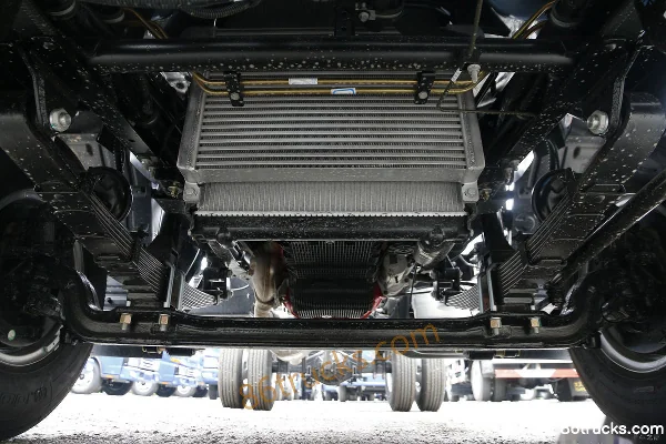 JAC Junling V6 131 hp 4X2(6 wheels) 3.82m Semi-row Van Light Truck Chassis (1) | 86Trucks