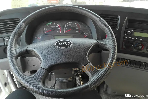 Dayun Fengdu 140hp 4X2(6 wheels) 3.4m³ Concrete Mixer Truck Cab (1) | 86Trucks