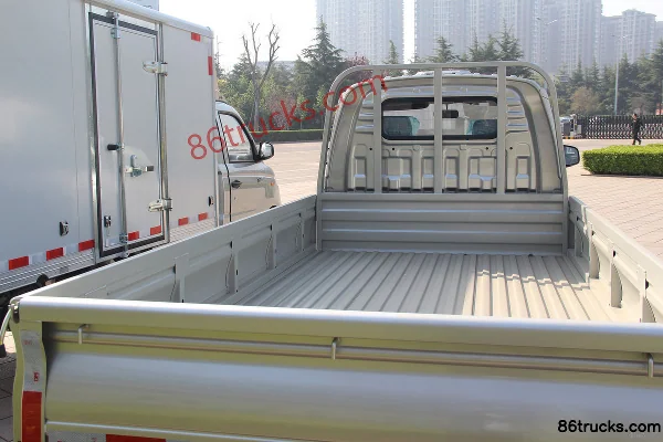 Foton Xiangling V1 1.3L 87 hp 4X2(6 wheels) Gasoline/CNG 2.8m single-row flatbed micro truck Chassis (1) | 86Trucks