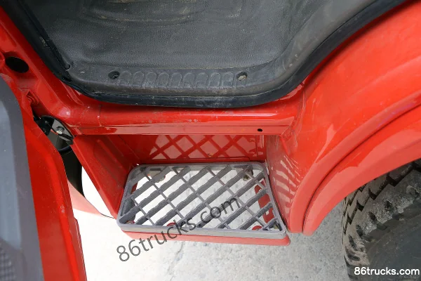 Dongfeng Lituo T5 95 hp 4X2(6 wheels) 3.5m Dump Truck (Φ90 Double Lift) Cab (3) | 86Trucks