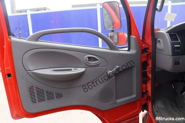 Dongfeng Lituo T5 95 hp 4X2(6 wheels) 3.5m Dump Truck (Φ90 Double Lift) Cab (1) | 86Trucks