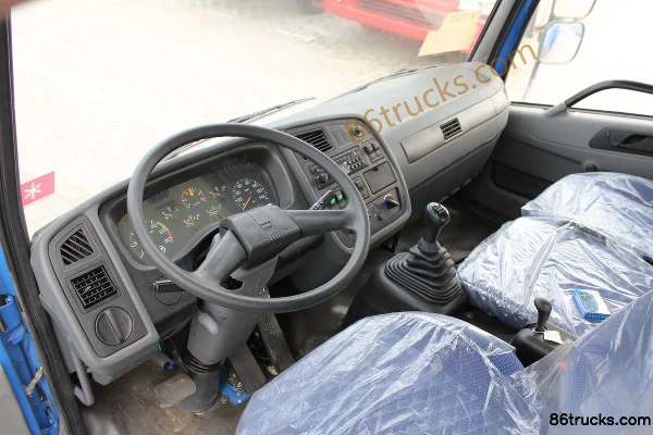 FAW Jiefang Qingdao Saiqilin 160 hp 4X2(6 wheels) 6.2m Stake Cargo Truck Cab (3) | 86Trucks