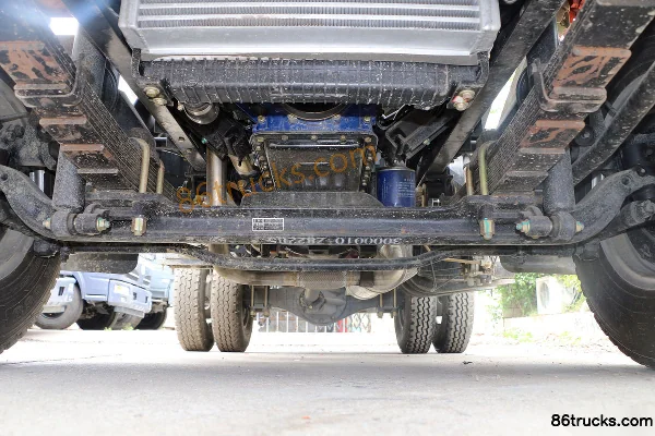 Dongfeng Lituo T5 95 hp 4X2(6 wheels) 3.5m Dump Truck (Φ90 Double Lift) Chassis (1) | 86Trucks