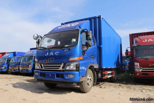 JAC Junling V7 156 hp 4X2(6 wheels) 5.2m semi-row van light truck Exterior (3) | 86Trucks
