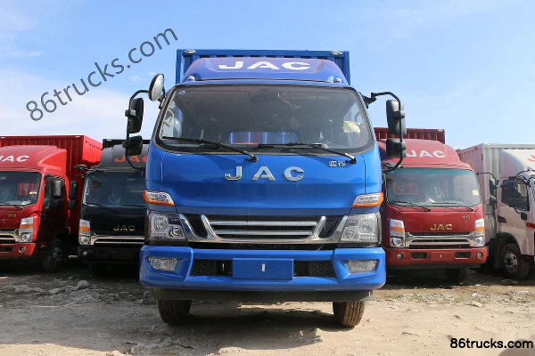 JAC Junling V7 156 hp 4X2(6 wheels) 5.2m semi-row van light truck Exterior (2) | 86Trucks