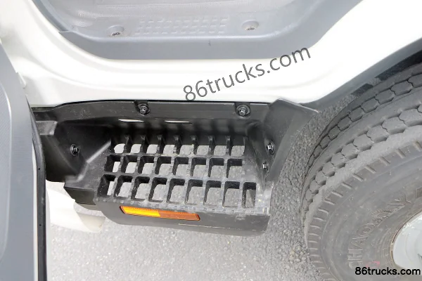 JAC Shuailing H330 152 hp 4X2(6 wheels) 4.12 m single-row van light truck Cab (2) | 86Trucks