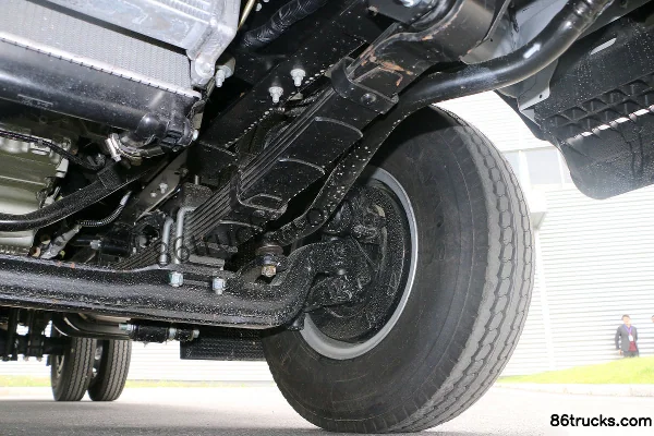 JAC Shuailing H330 152 hp 4X2(6 wheels) 4.12 m single-row van light truck Chassis (3) | 86Trucks