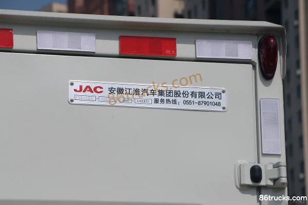 JAC Junling V6 152 hp 4X2(6 wheels) 4.18m single-row van light truck Body (3) | 86Trucks