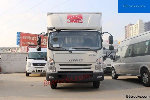 JMC Kairui 800 154hp 4X2(6 wheels) 4.08m Single Row Van Cargo Truck Exterior (2) | 86Trucks