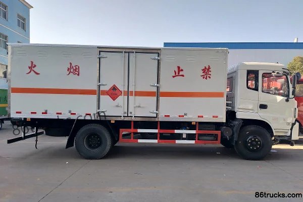 Dongfeng Special Chassis 210hp 4X2(6 wheels) 6.1m Fireworks Transport Truck (Chengliwei Brand) Exterior (2) | 86Trucks