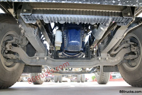 JAC Gallop A5X Heavy Truck 270 hp 6X2(8 wheels) 8.5m Flatbed Cargo Truck Chassis (Ratio 3.727) (2) | 86Trucks