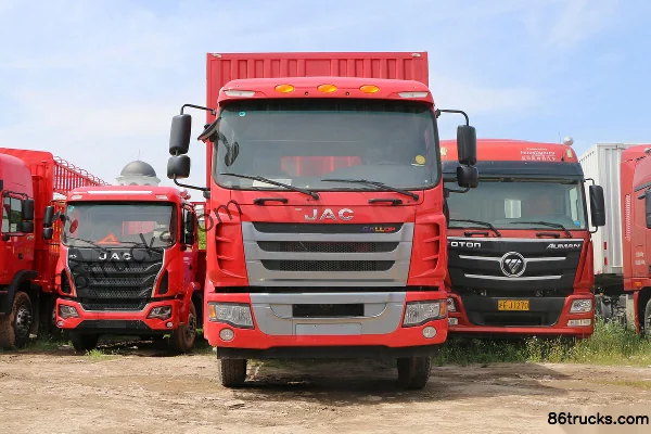 JAC Gallop K3L Medium Truck 185 hp 4X2(6 wheels) 7.8m Van Cargo Truck Exterior (2) | 86Trucks