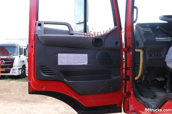 JAC Gallop K3L Medium Truck 185 hp 4X2(6 wheels) 7.8m Van Cargo Truck Cab (1) | 86Trucks