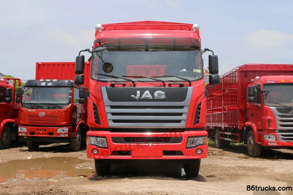 JAC Gallop K6 medium truck 190hp 4X2(6 wheels) 6.77m semi-row stake truck Exterior (2) | 86Trucks