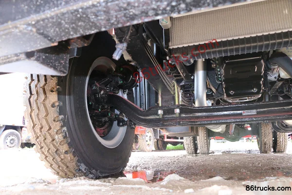 JAC Gallop K6 medium truck 190hp 4X2(6 wheels) 6.77m semi-row stake truck Chassis (2) | 86Trucks