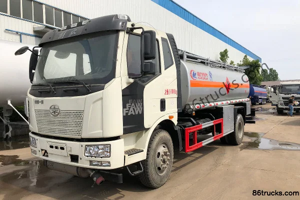 Chengliwei Chengliwei FAW Jiefang chassis fuel tanker truck