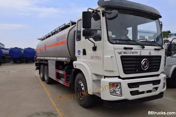 Chengliwei Chengliwei Dongfeng Chassis fuel tanker truck