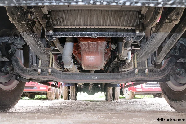 JAC Gallop K5L Medium Truck 240 hp 4X2(6 wheels) 6.8m Flatbed Cargo Truck Chassis (1) | 86Trucks