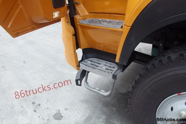 Sinotruk Steyr D7B Heavy Truck 340hp 6X4(10 wheels) 5.6m Dump Truck Cab (3) | 86Trucks