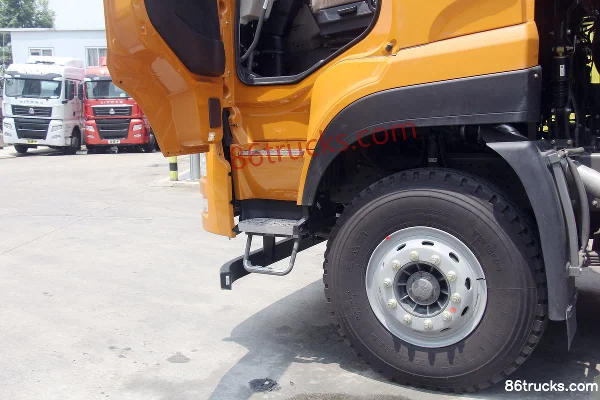 Sinotruk Steyr D7B Heavy Truck 340hp 6X4(10 wheels) 5.6m Dump Truck Cab (2) | 86Trucks